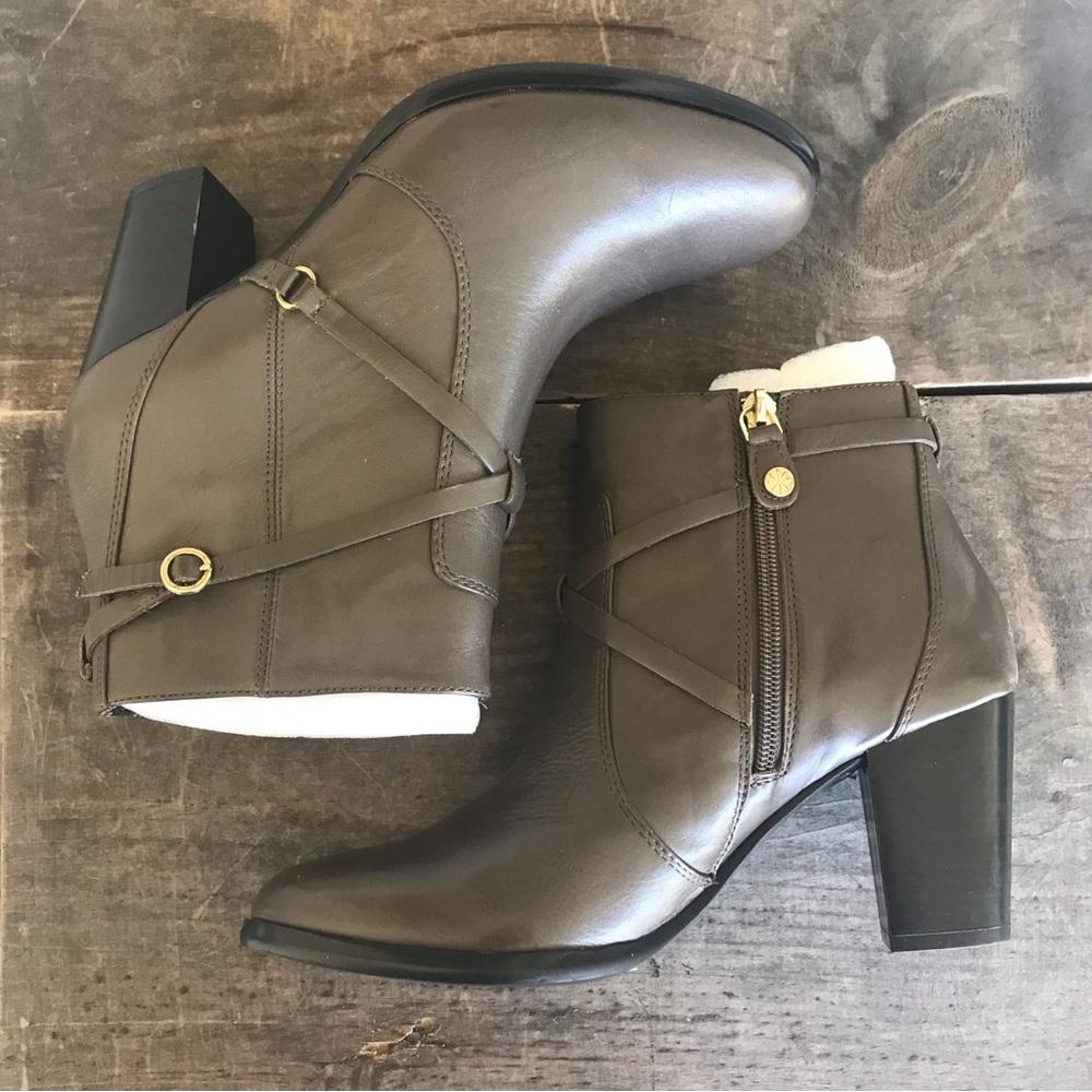Isaac Mizrahi Live Laura Grey Leather Heeled Ankle Boots Bootie size 7.5 W